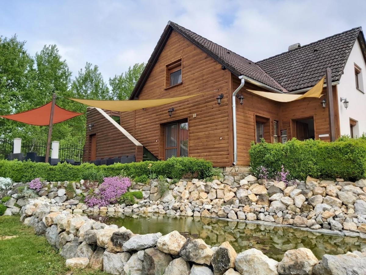 Kovacsszenaja Vendeghaz Villa Bagian luar foto